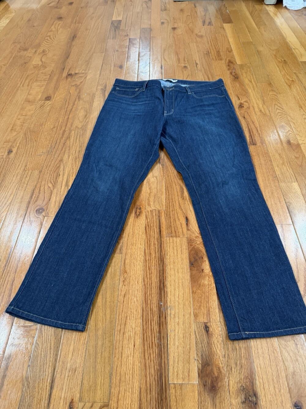 Levis 712 Slim Jeans Womens 33 x 30 Medium Wash Blue Mid Rise Stretch Denim